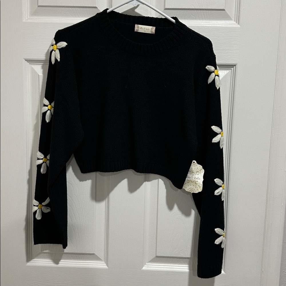 Altar'd State Black Crew Neck Daisy Sweater NWT X-Small